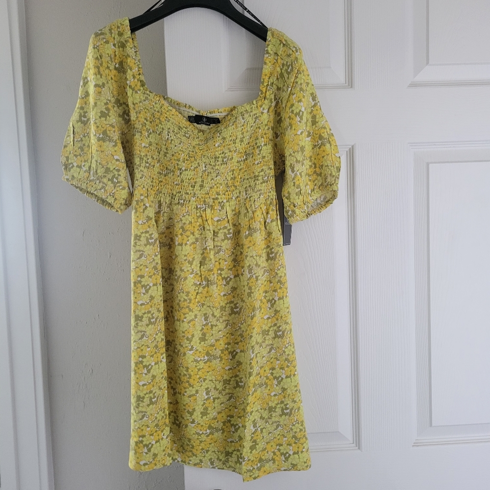 NEW, VOLCOM SUMMET DRESS